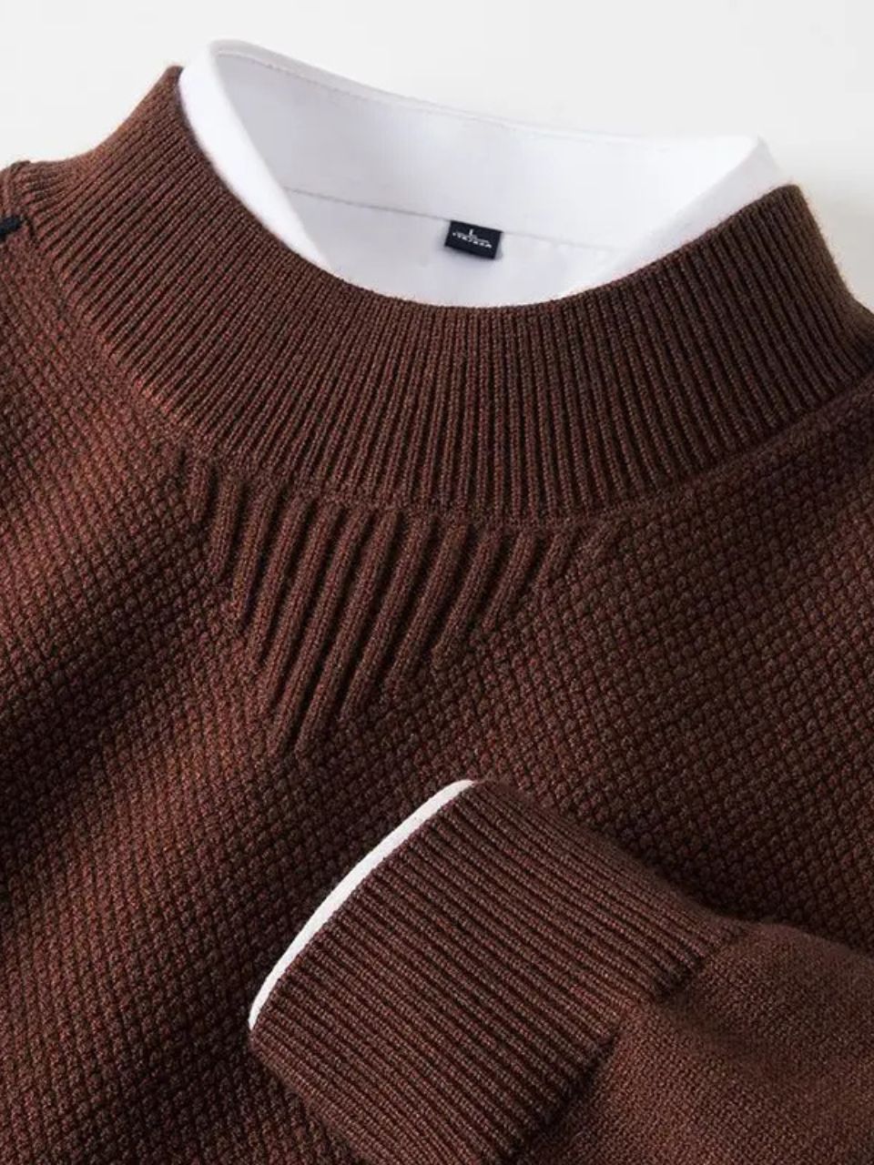 Ciedera Textured Rib-Knit Crewneck Sweater