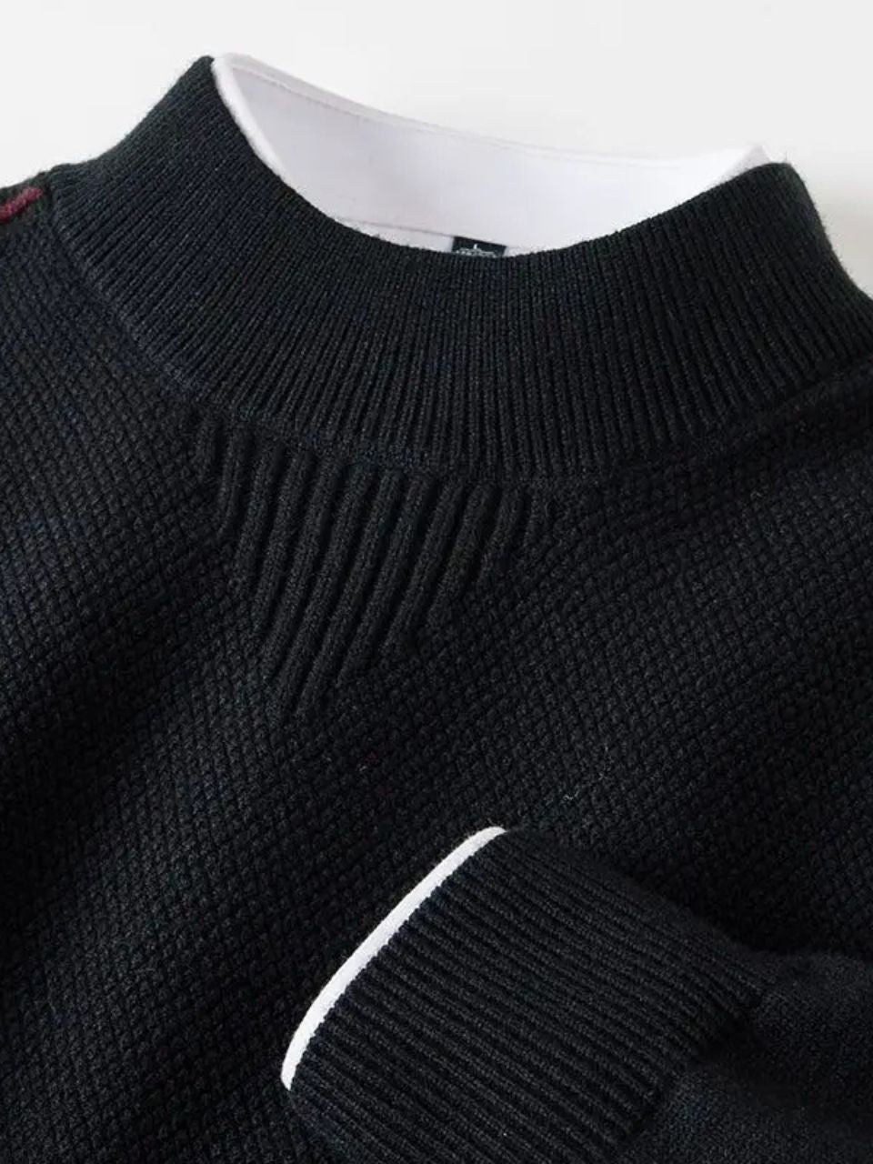 Ciedera Textured Rib-Knit Crewneck Sweater