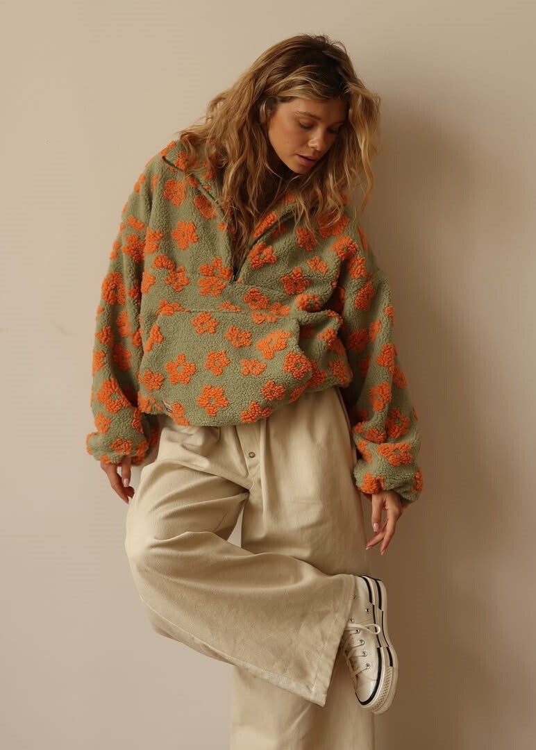 Ciedera Floral Fleece Pullover